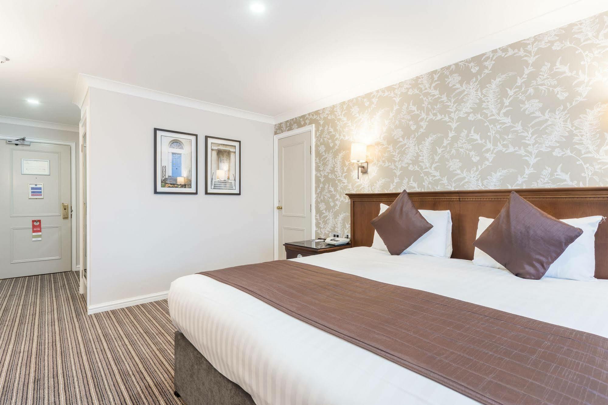 Hotel Doubletree By Hilton Cheltenham-cotswolds 4*